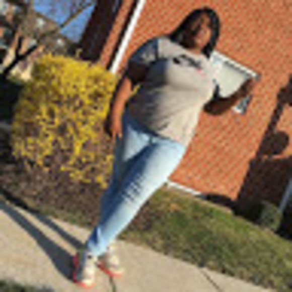 Meet your Posher, Lacy - Picture 1 of 1